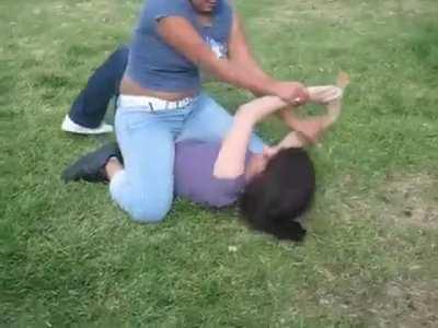 girls fighting