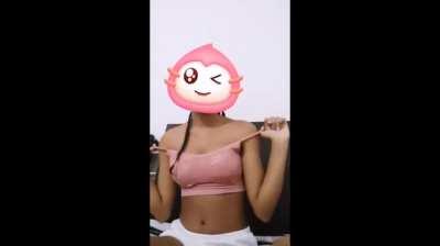 JADY SADINHA TIROU A ROUPA E SE MASTURBOU - LIVE COMPLETA NO PRIMEIRO COMENTARIO