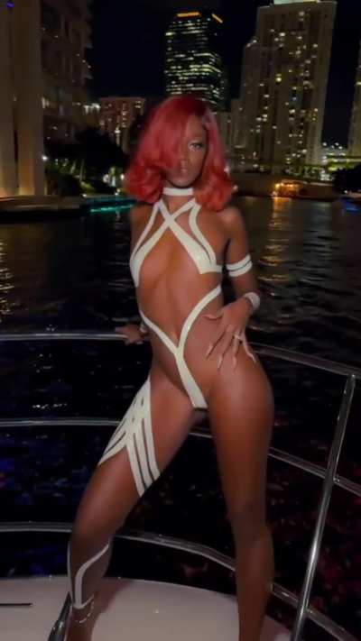 Night cruise @abbie_artista