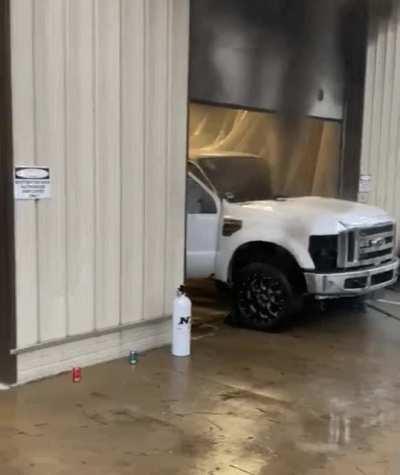 Wcgw rolling coal and just footing the accelerator