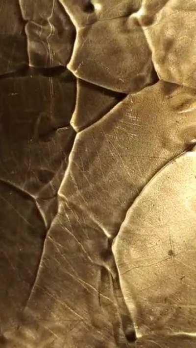 Noticed the oil I was heating to deep fry in was being super chill today. This is unedited in any way.