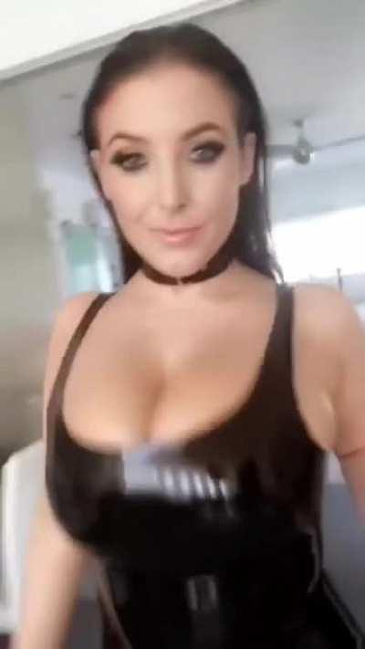 The Finest of the famous Angela Walk 🔥