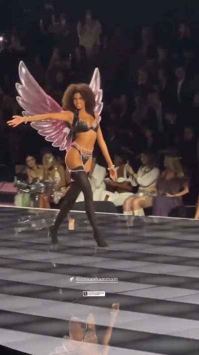 Another footage of Imaan Hammam at the Victoria's Angel fashion haul event 2026.