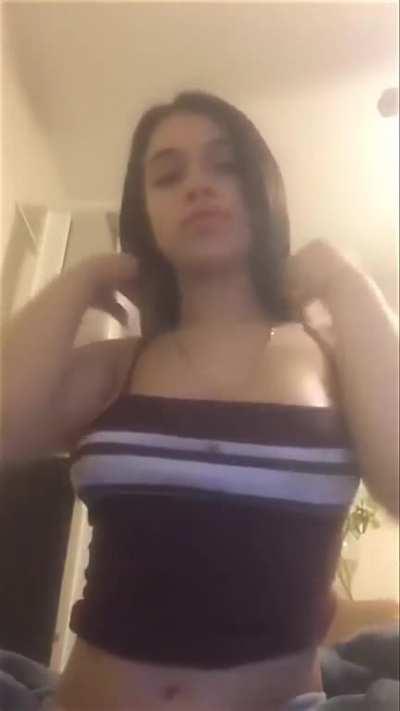 Thots flashes tits for followers