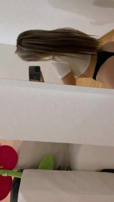 Smash or pass?🥺🥺 (OC) 18y german please be honest