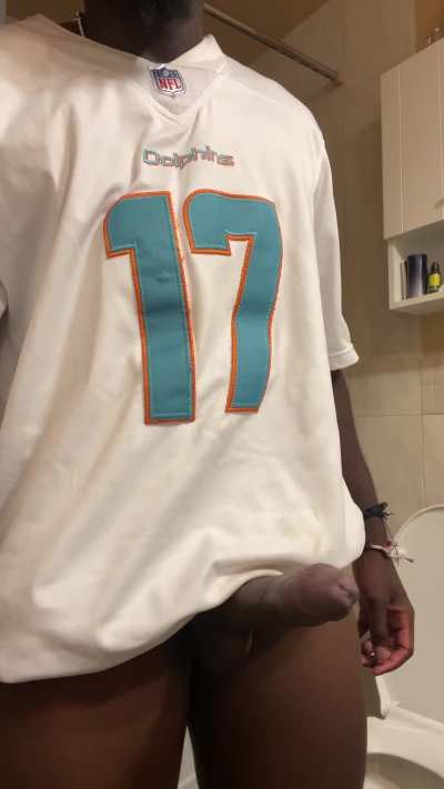 Anyone down to have fun after the NFL games