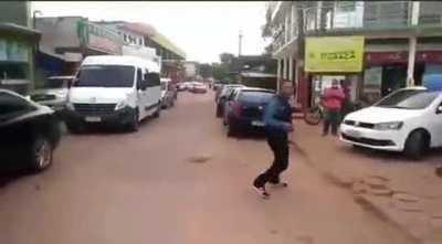 FISCALIZAÇÃO DO TRE PARA INFORMAR QUE NÃO PODE BEBER NA VÉSPERA DE ELEIÇÃO...