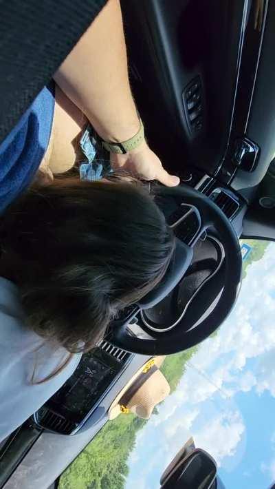 love giving road head!