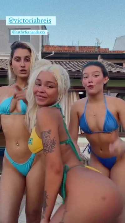 Thallita mostrando para suas amigas como se faz 🔥