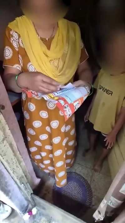 This viral video is from Mumbai. Residents have been given money in envelopes along with the flyer! This is the reason why their leaders are going on news channels and confidently claiming they will get the majority in corporation elections without a sing