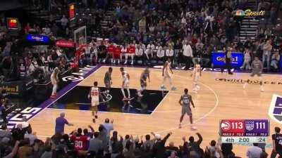 [Highlight] De'Aaron Fox puts Okongwu on an ABSOLUTE poster.