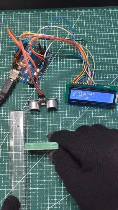 Making a digital tape with Arduino Uno and ultrasonic sensor