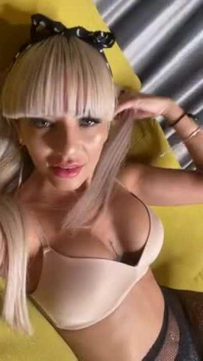 My parents told me not to show my boobs online.. Fuck it here it is 🙈 link in the comments