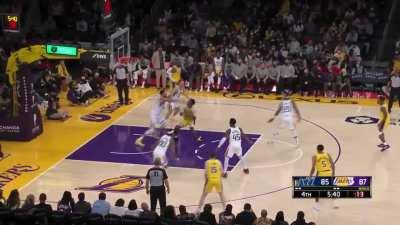 [Highlight] Stanley Johnson scores on Gobert at the rim again! 💪🏿