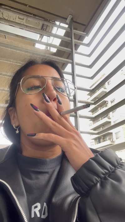 do u like how i smoke?🥵 DM FOR MORE CONTENT