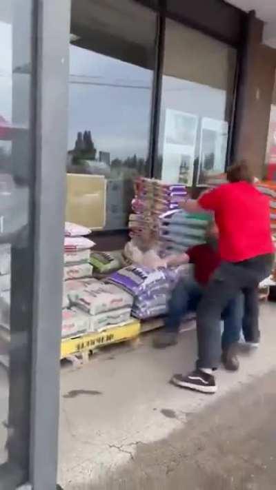 Fight over mask mandate in a Seattle Ace Hardware.