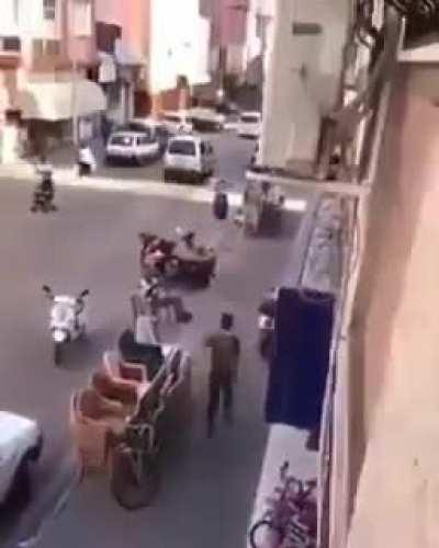 Beyler bu hanginiz aq