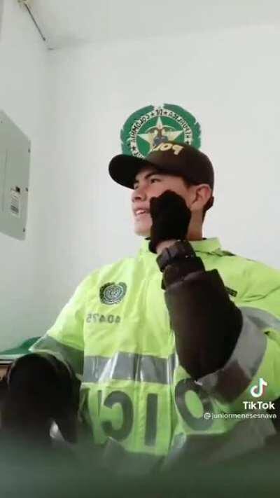 Mi psicólogo: Tranquilo Jose, el tombo Otaku no existe. El tombo otaku: