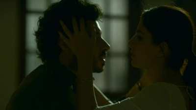 Isha Talwar hot scene from Mirzapur 2