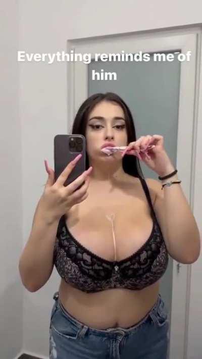 dose anyone know her