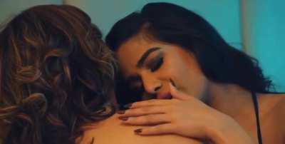 Poonam Pandey and Navina Bole