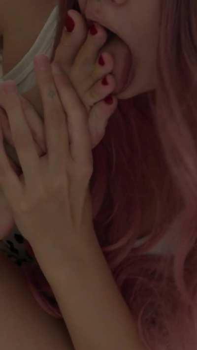 On Thursdays I suck soles 👅