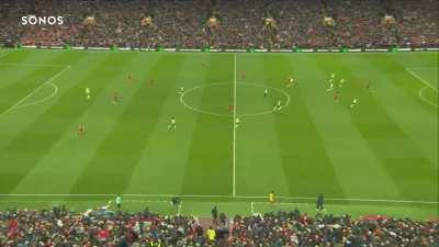 I love the fact that the whole of the defensive players go celebrate with Alisson 😍