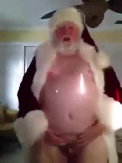 Wesley come fuck Santa’s ass🥴😩