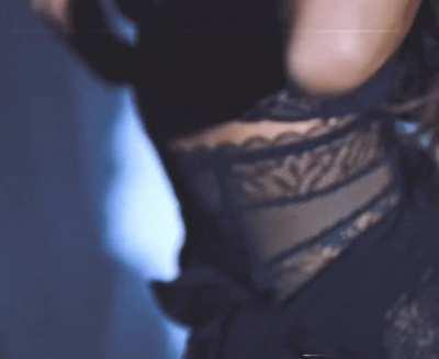 Ariana Grande is too perfect