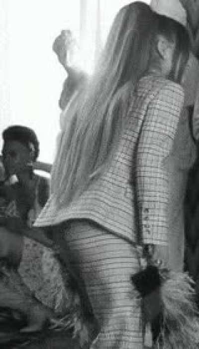 The shape of her ass is so defined