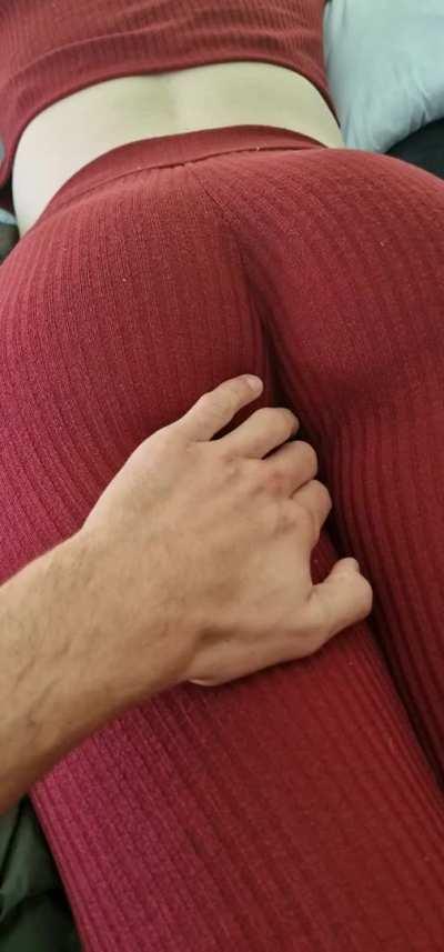 Squeezing my ass in tight leggings 😋