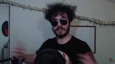 Porçay ağzından bir şey kaçırıyor.mp4 izle.