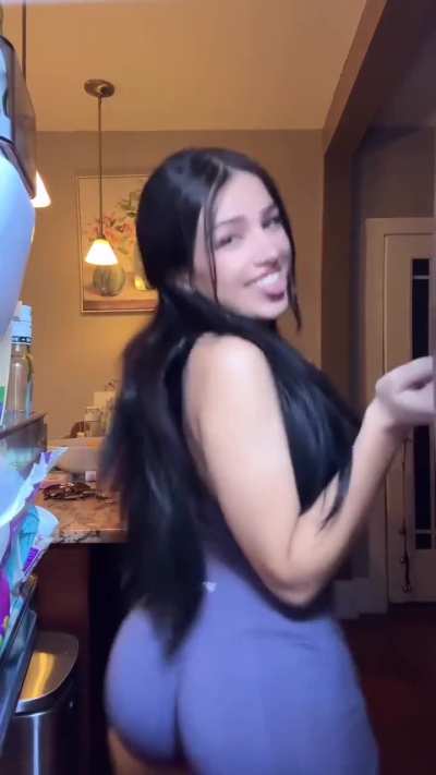Fridge twerk