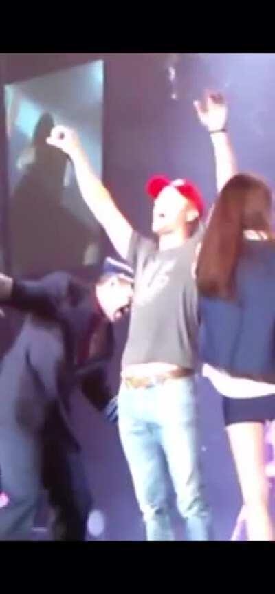 Girl throws up on stage at dierks bentley concert.