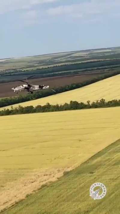 RU pov: Footage of a KA-52 with a destroyed tail flying back to base. Fighterbomber confirms that ukraine has not shot down any aircraft during the counteroffensive - Fighterbomber