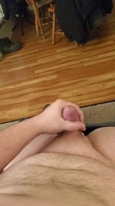 Jerking my little guy to a huge cumshot