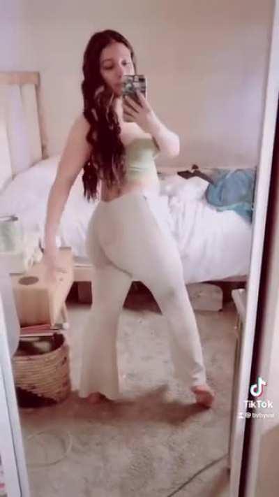 Ladies and Gentlemen... the booty