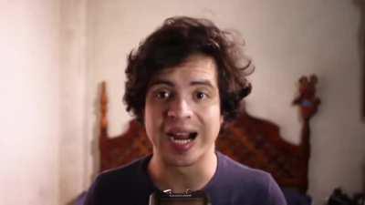 Buenos dias lics ahi les dejo un vídeo para que le callen el hocico a alguien que tiene un buen argumento o nomas por que les quieran callar el hocico bueno bye. Si no saben como dscargar un vídeo con sonido solo busquen ripsave.com y pegan el lingüini de