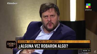 Santoro el a&ntilde;o pasado revel&oacute; que tiene la galletita mordida de Ra&uacute;l Alfons&iacute;n del d&iacute;a que lo conoci&oacute; 🤢