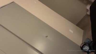 The way she sits on it 🥴🥵