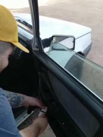 Ese fiel amigo que tiene uno que cobra barato...