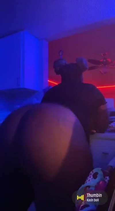 I NEED MY TO BE EAT OUT