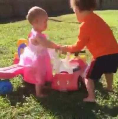 guy steals a car and crashes immidiatly after