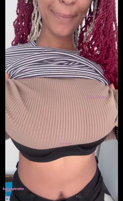 I like distracting men with my huge natural boobs