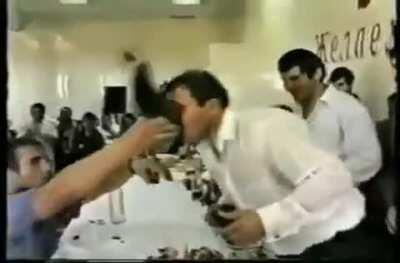 An Azerbaijani wedding in Dagestan, this looks like a fun time with the qardaş 😄🇦🇿