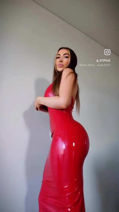 How sexy is this red latex dress