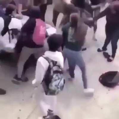 Guy defends himself from a girl, whole school gangs up on him