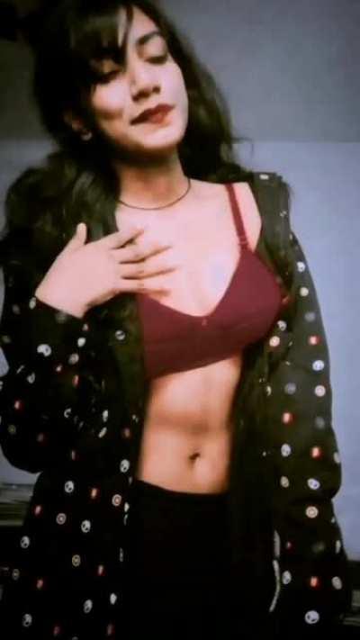 She did this trend late but won it💦