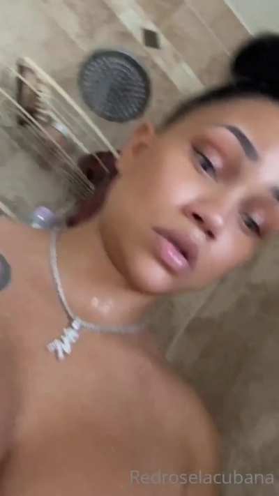 Wet shower boobs 💦🍈🍈