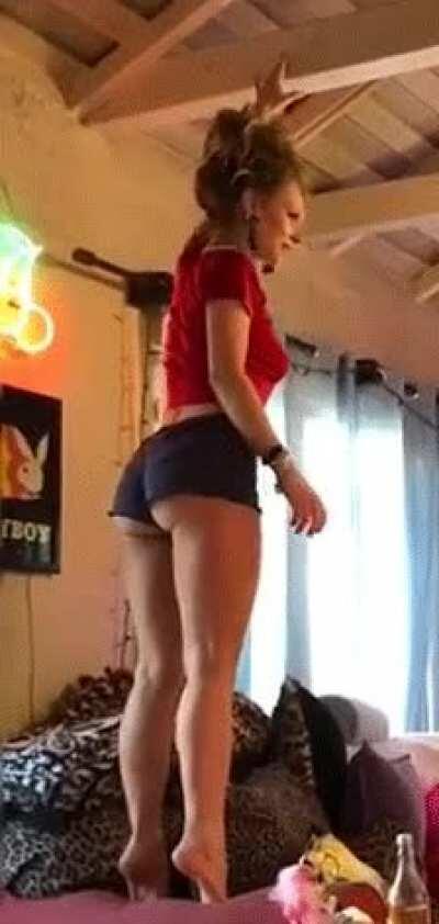 Juno Temple Booty in Short Shorts (Anybody Know The Source?)
